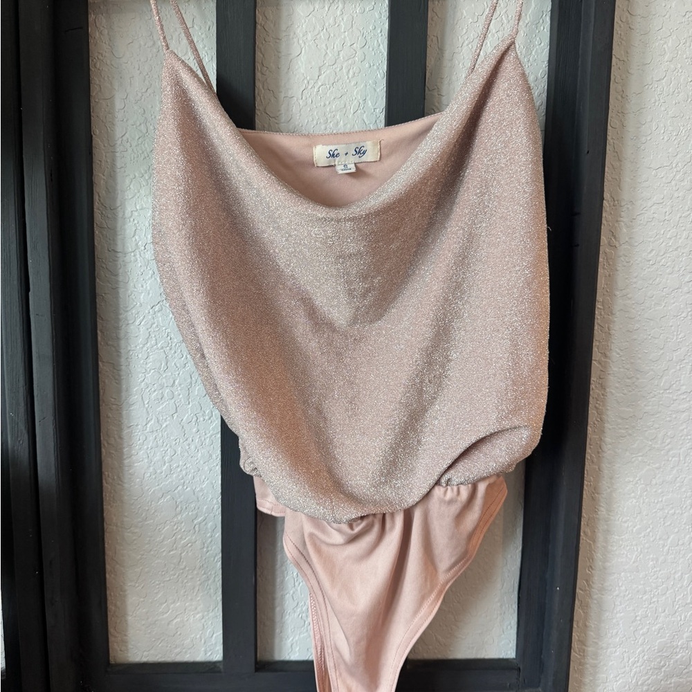 She + Sky Sparkling Rose Top.   (E)